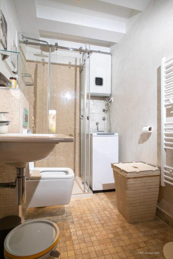 Nata Apartment 4 Stars โรวีน ภายนอก รูปภาพ