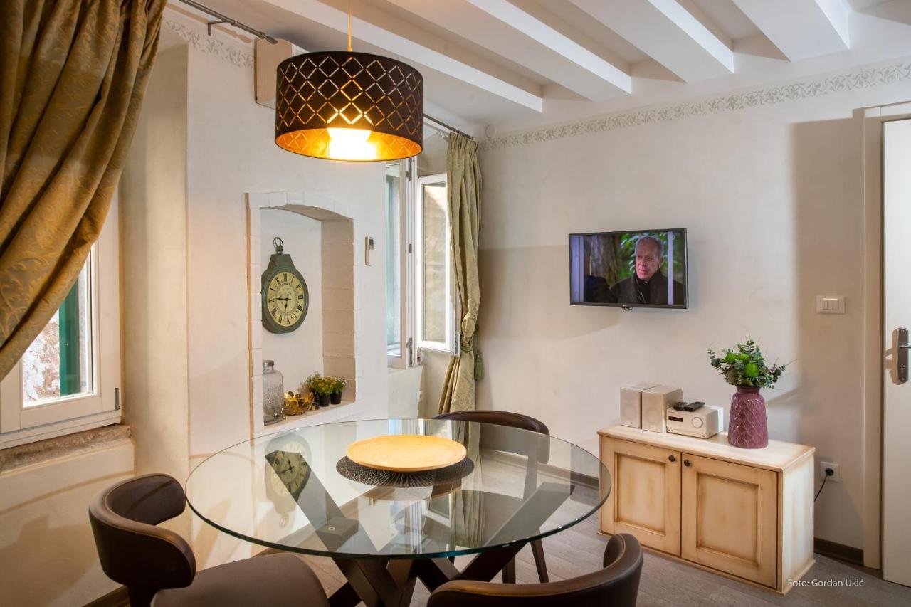 Nata Apartment 4 Stars โรวีน ภายนอก รูปภาพ