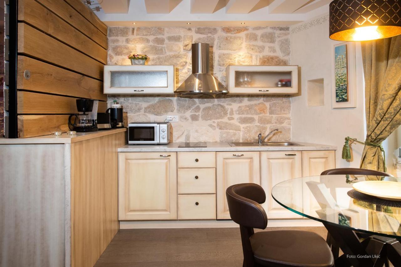 Nata Apartment 4 Stars โรวีน ภายนอก รูปภาพ