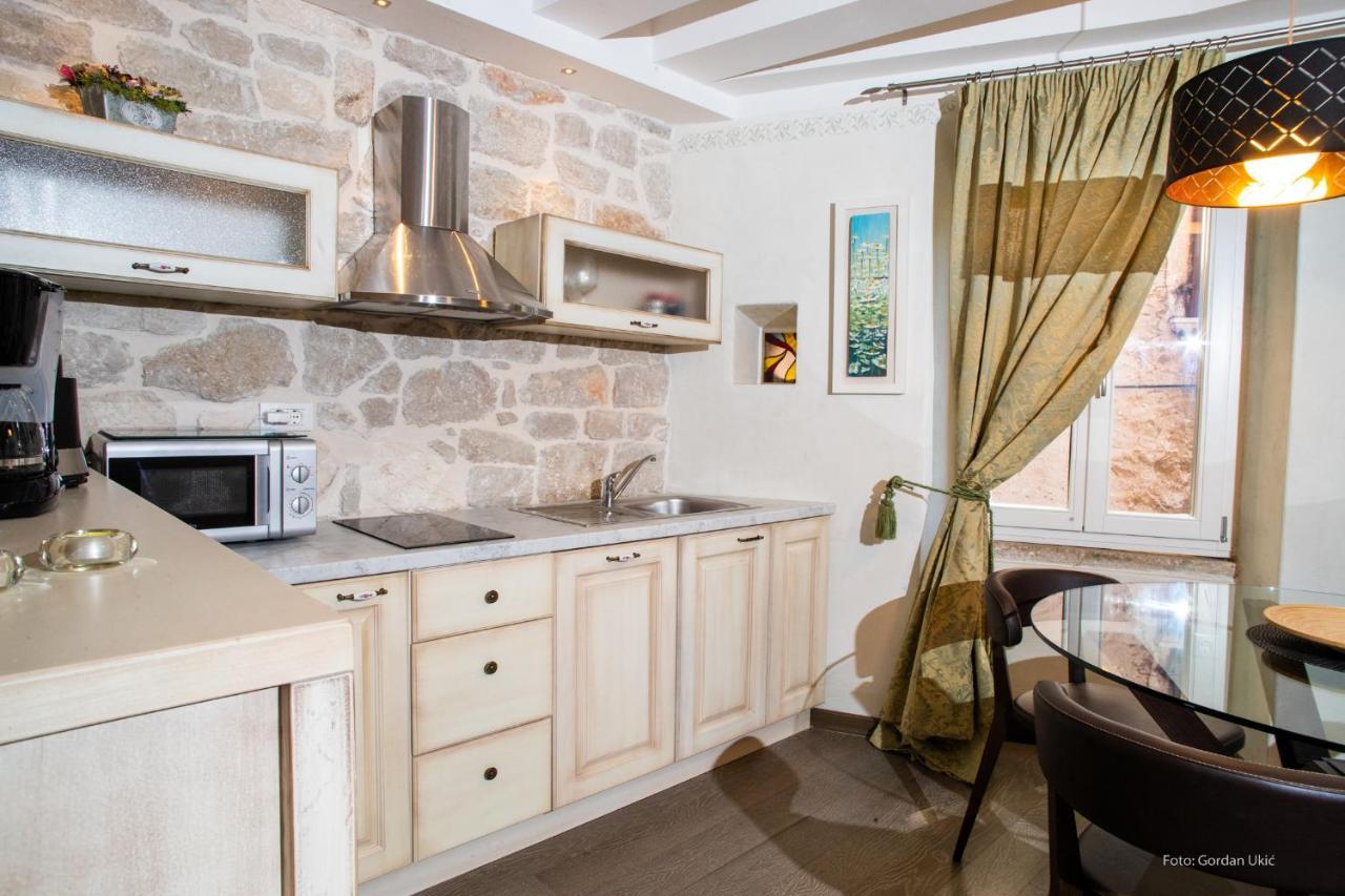 Nata Apartment 4 Stars โรวีน ภายนอก รูปภาพ