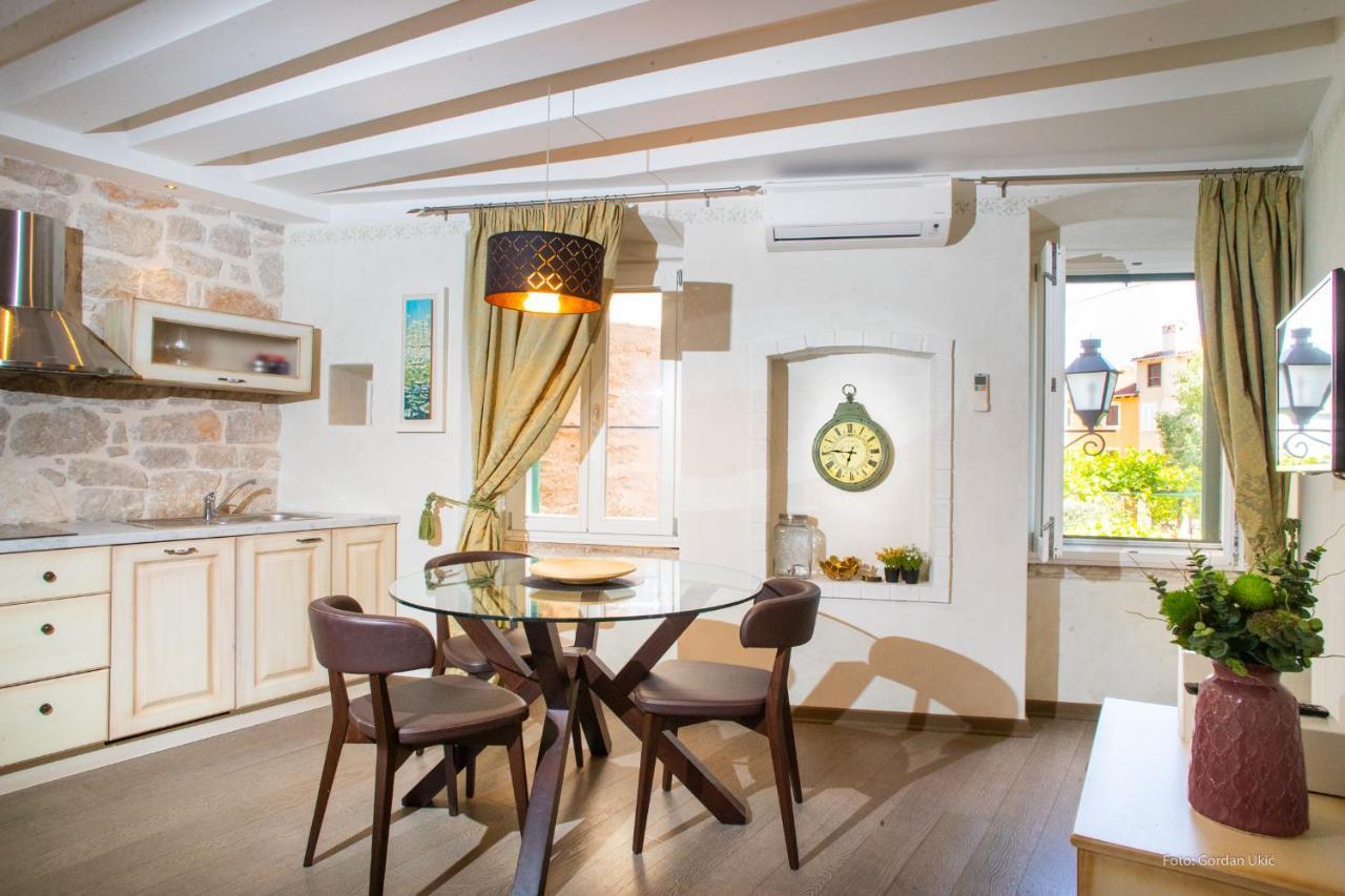 Nata Apartment 4 Stars โรวีน ภายนอก รูปภาพ